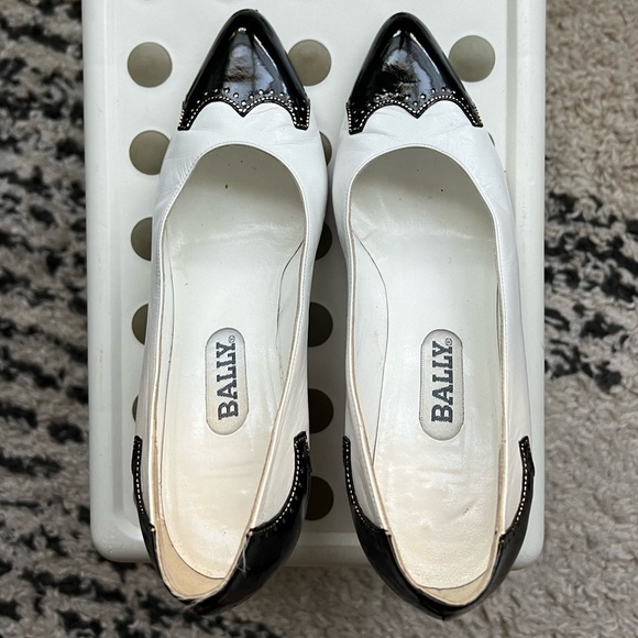 Bally Wingtip Black & White Kitten Heels - SIZE 7 - Picture 1 of 11